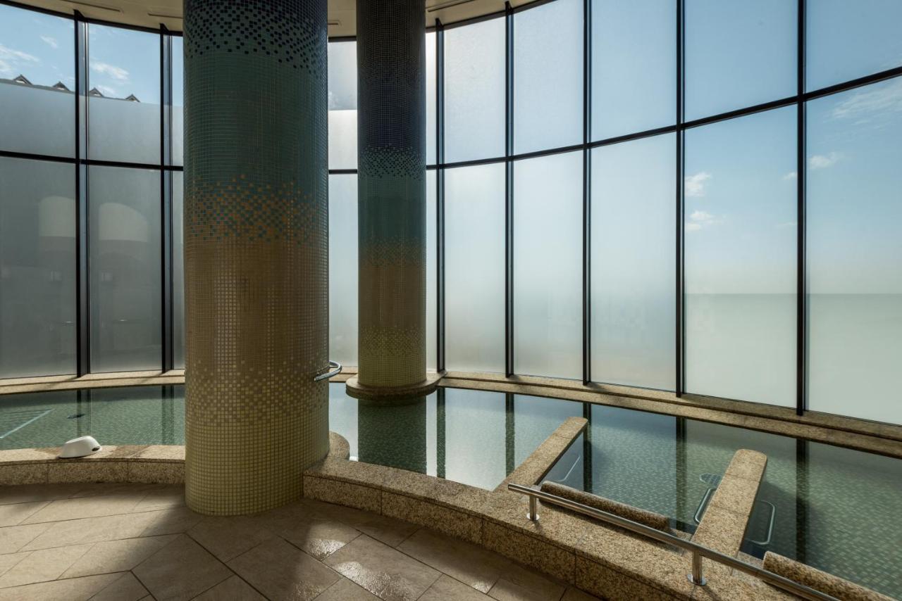 Sheraton Okinawa Sunmarina Resort Онна Екстериор снимка