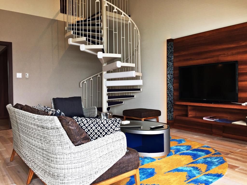 Sheraton Okinawa Sunmarina Resort Онна Екстериор снимка