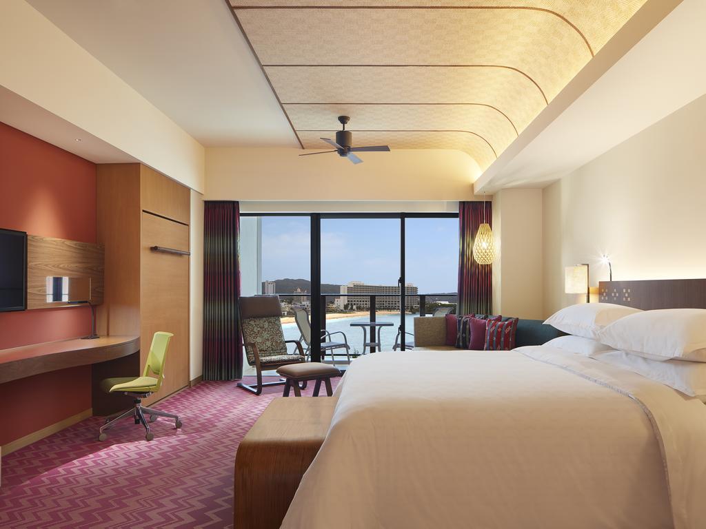 Sheraton Okinawa Sunmarina Resort Онна Екстериор снимка