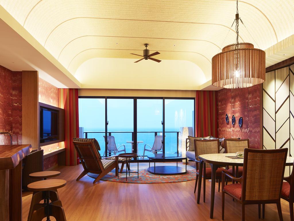 Sheraton Okinawa Sunmarina Resort Онна Екстериор снимка