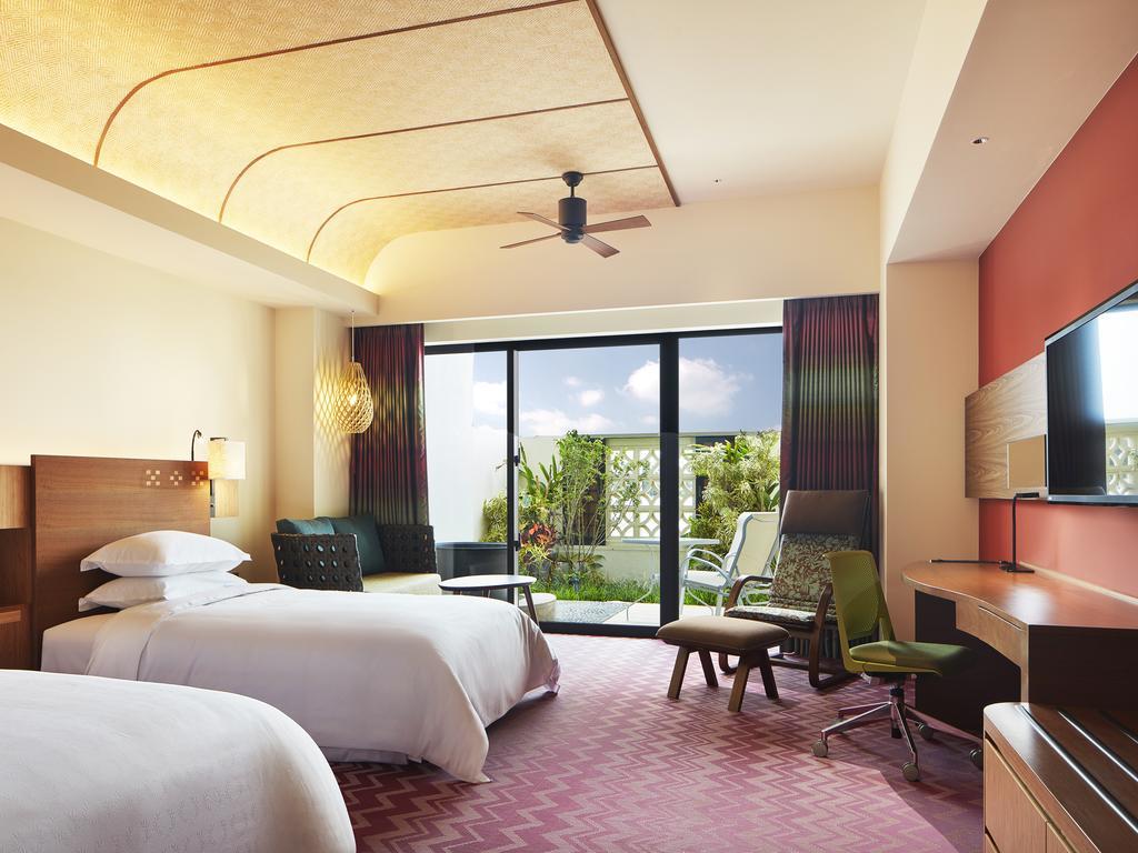 Sheraton Okinawa Sunmarina Resort Онна Екстериор снимка