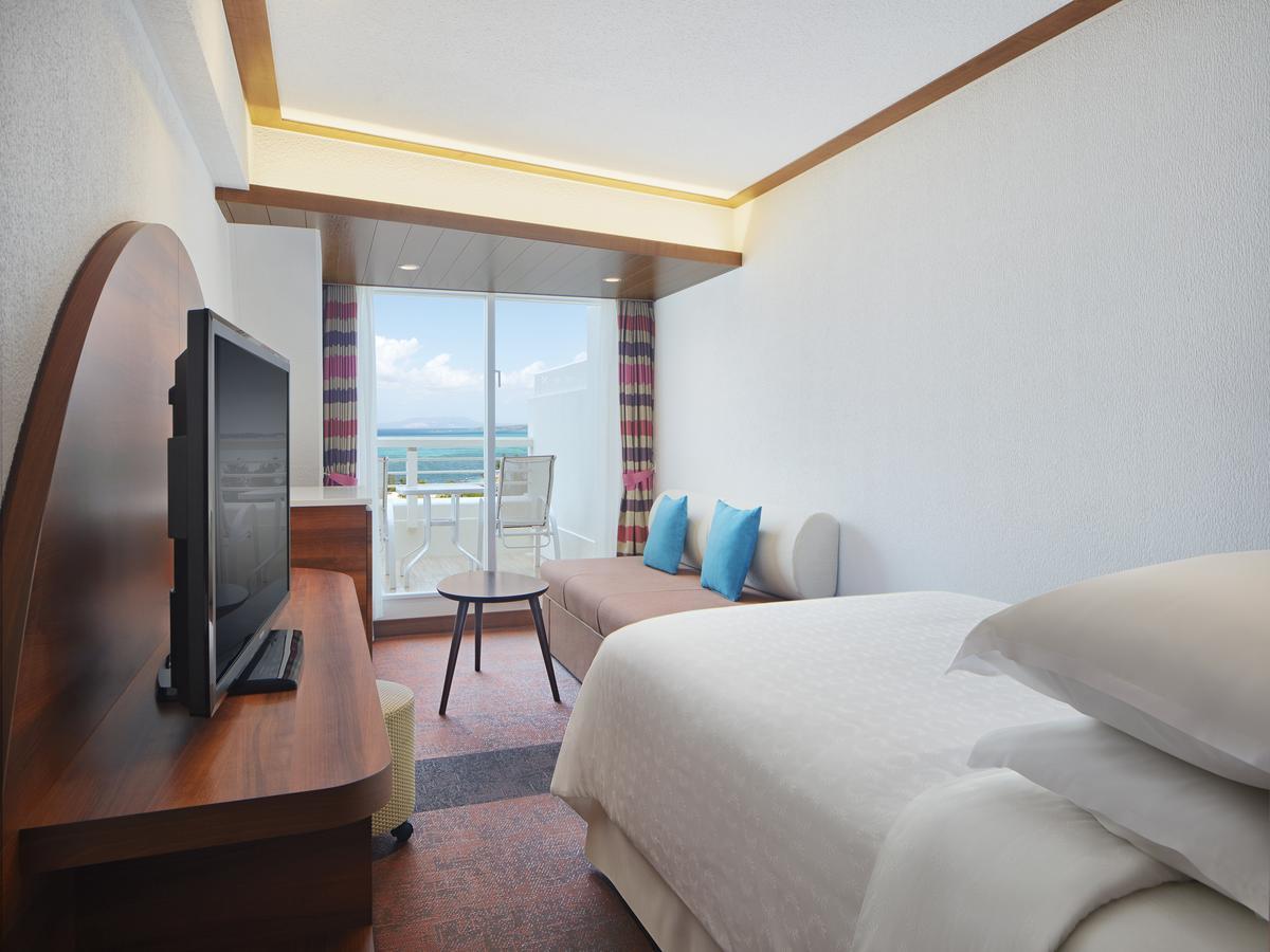Sheraton Okinawa Sunmarina Resort Онна Екстериор снимка