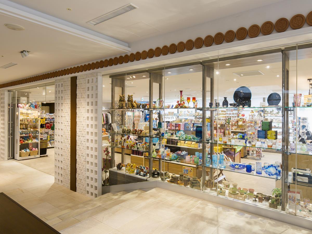 Sheraton Okinawa Sunmarina Resort Онна Екстериор снимка