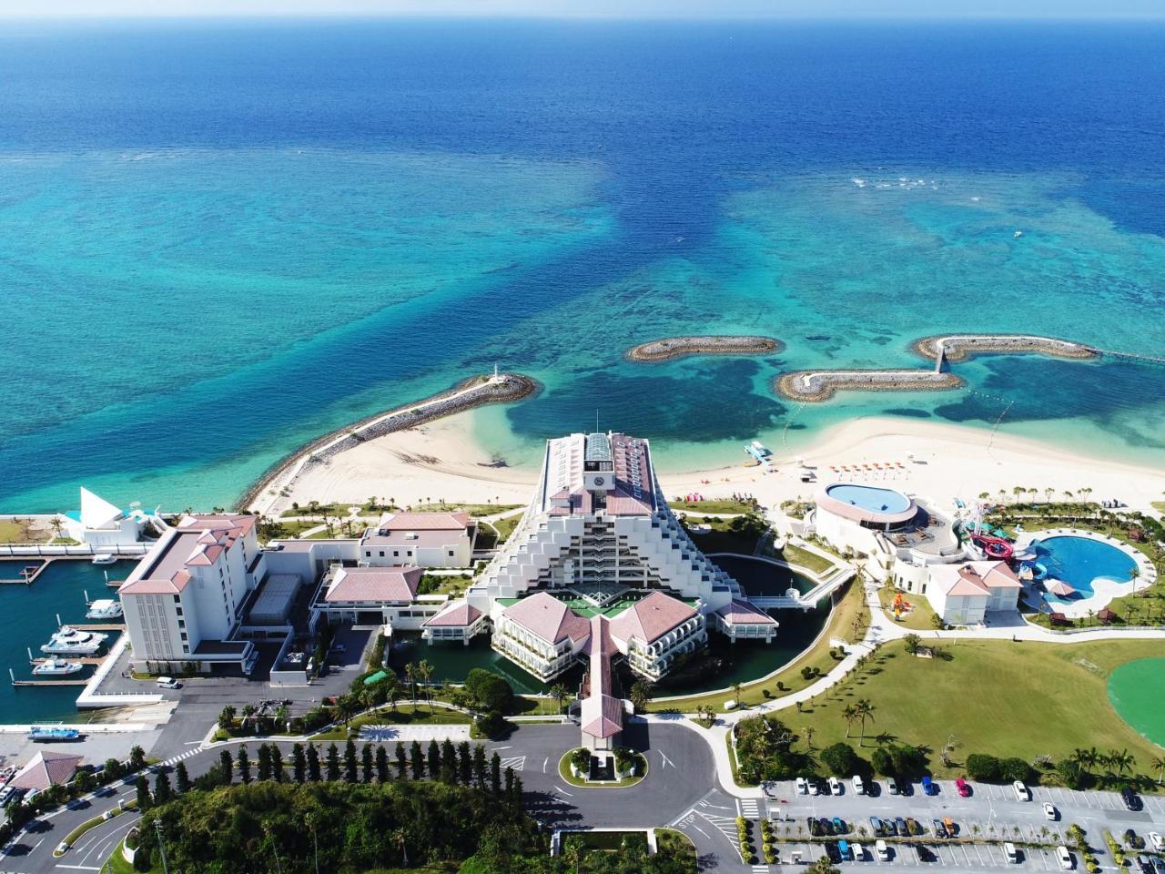 Sheraton Okinawa Sunmarina Resort Онна Екстериор снимка