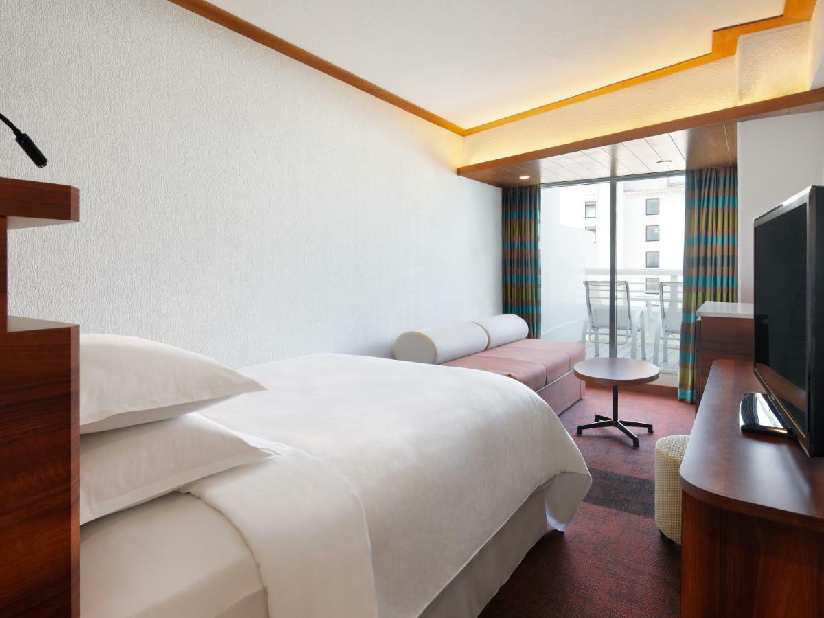 Sheraton Okinawa Sunmarina Resort Онна Екстериор снимка