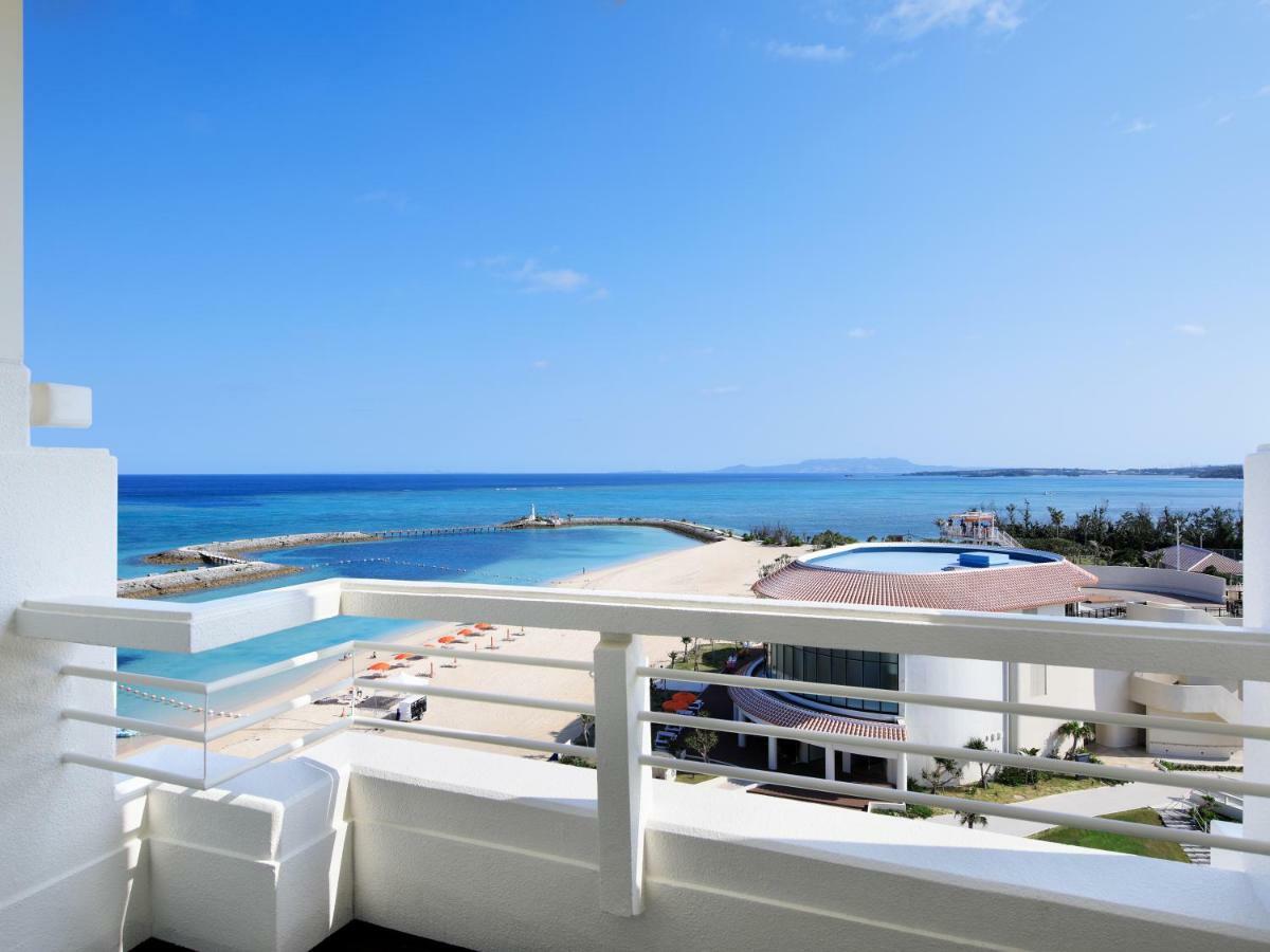 Sheraton Okinawa Sunmarina Resort Онна Екстериор снимка