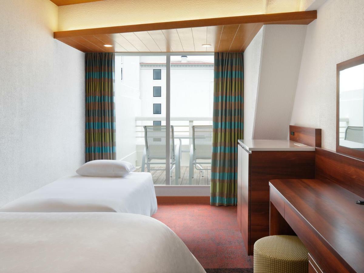Sheraton Okinawa Sunmarina Resort Онна Екстериор снимка