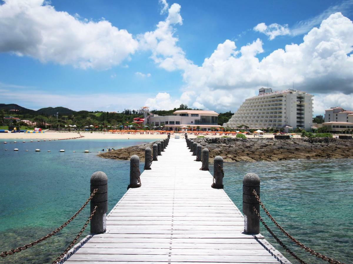Sheraton Okinawa Sunmarina Resort Онна Екстериор снимка