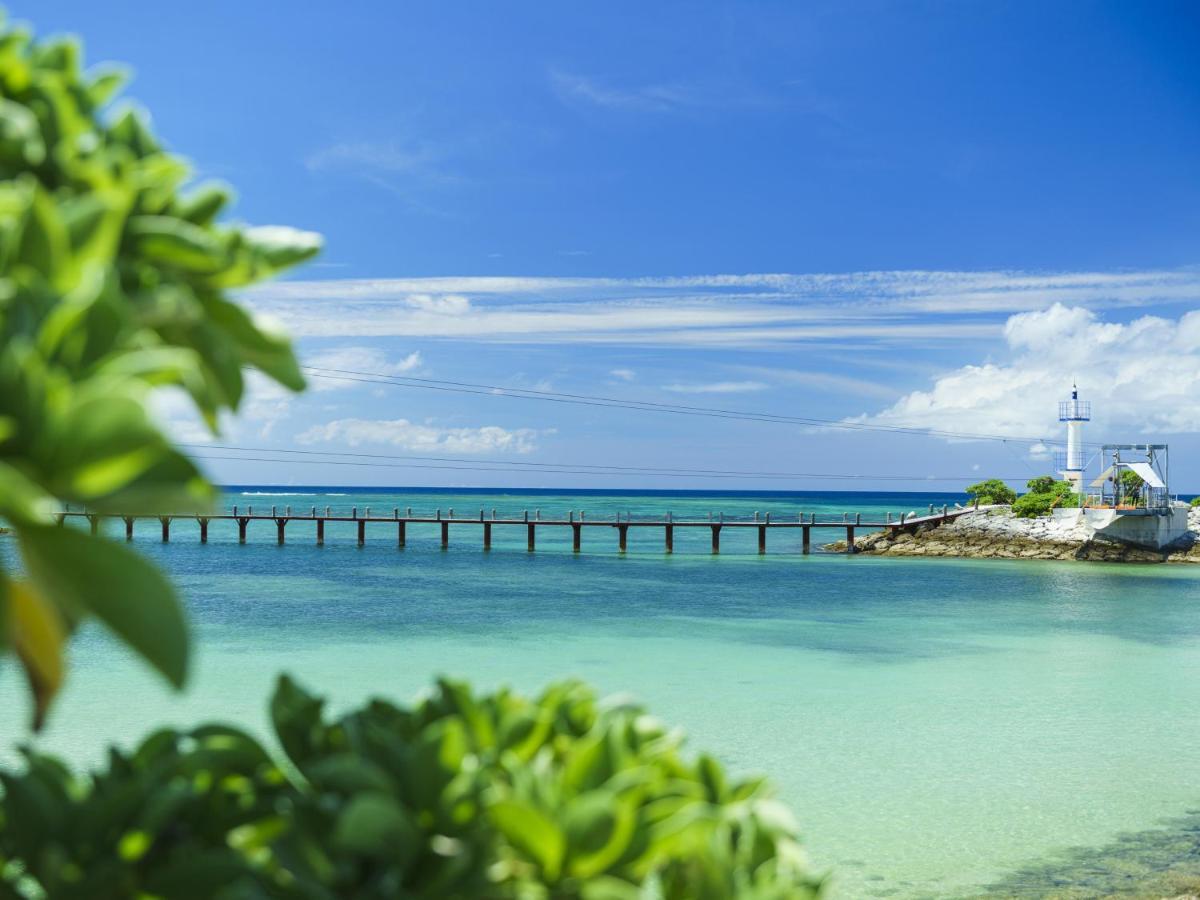 Sheraton Okinawa Sunmarina Resort Онна Екстериор снимка