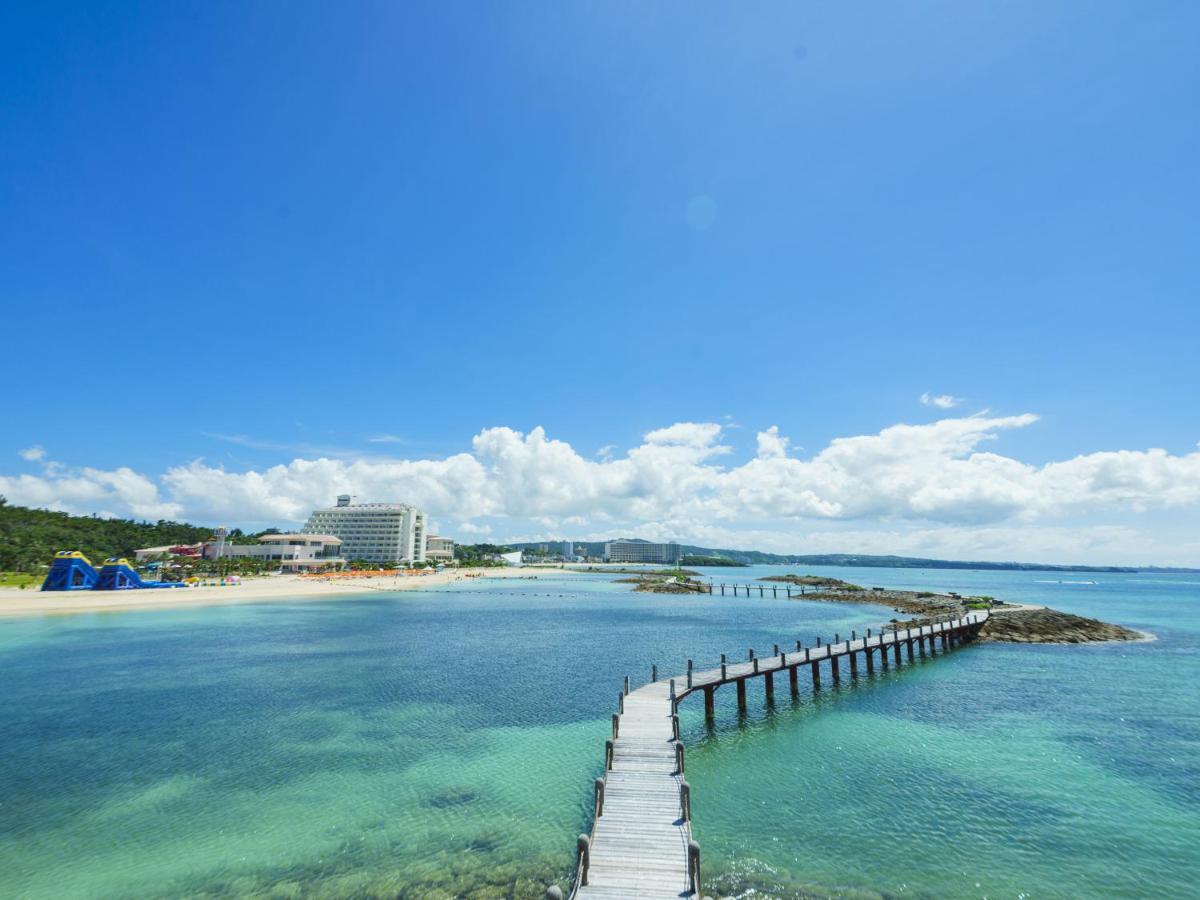 Sheraton Okinawa Sunmarina Resort Онна Екстериор снимка