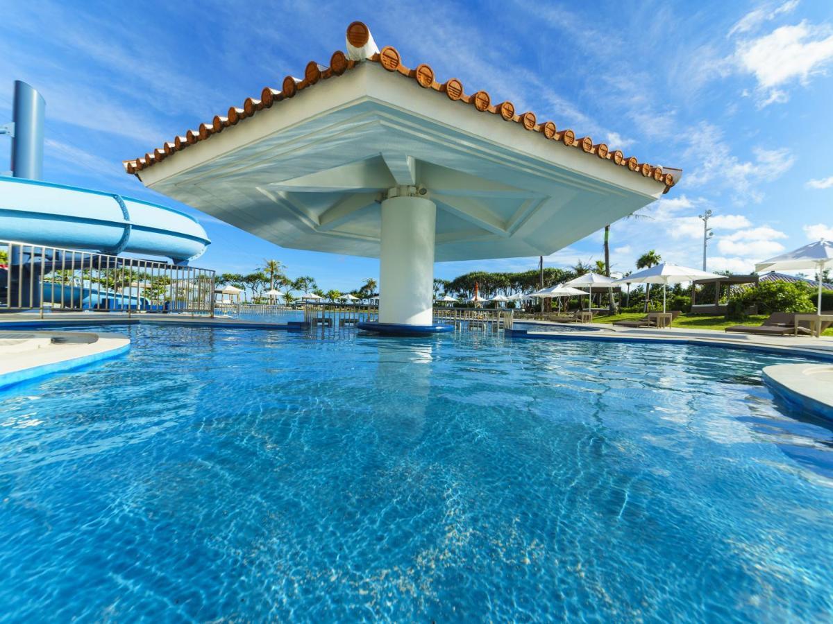Sheraton Okinawa Sunmarina Resort Онна Екстериор снимка