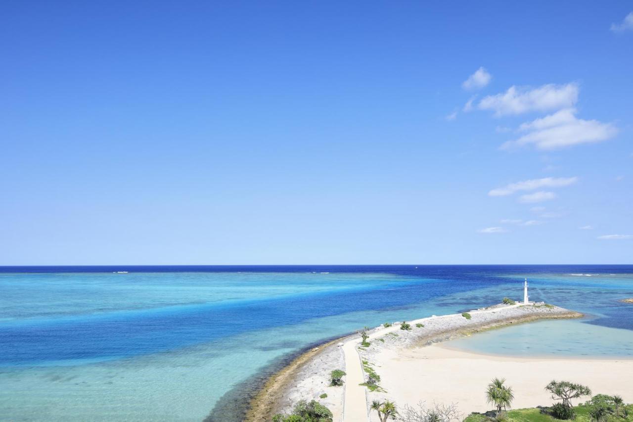 Sheraton Okinawa Sunmarina Resort Онна Екстериор снимка
