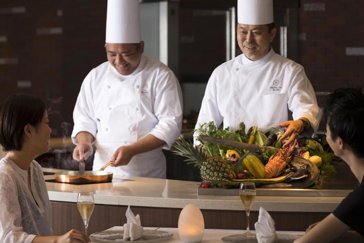 Sheraton Okinawa Sunmarina Resort Онна Екстериор снимка