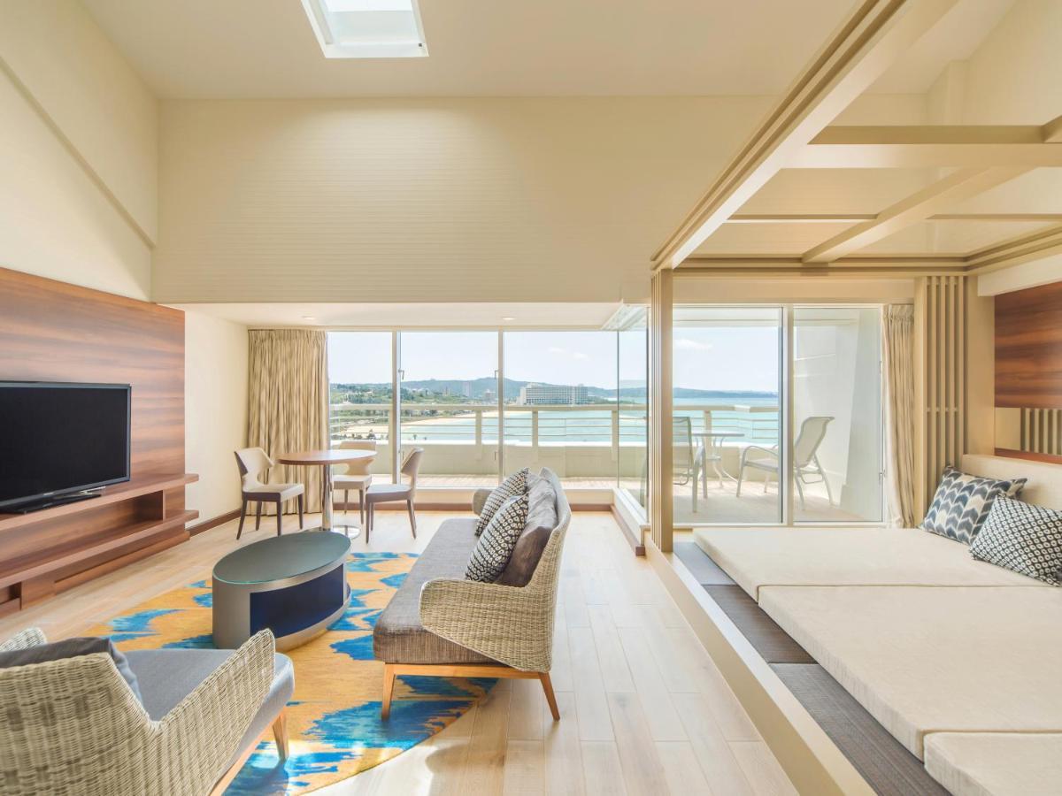 Sheraton Okinawa Sunmarina Resort Онна Стая снимка